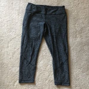 Striped Zella cropped workout legging.